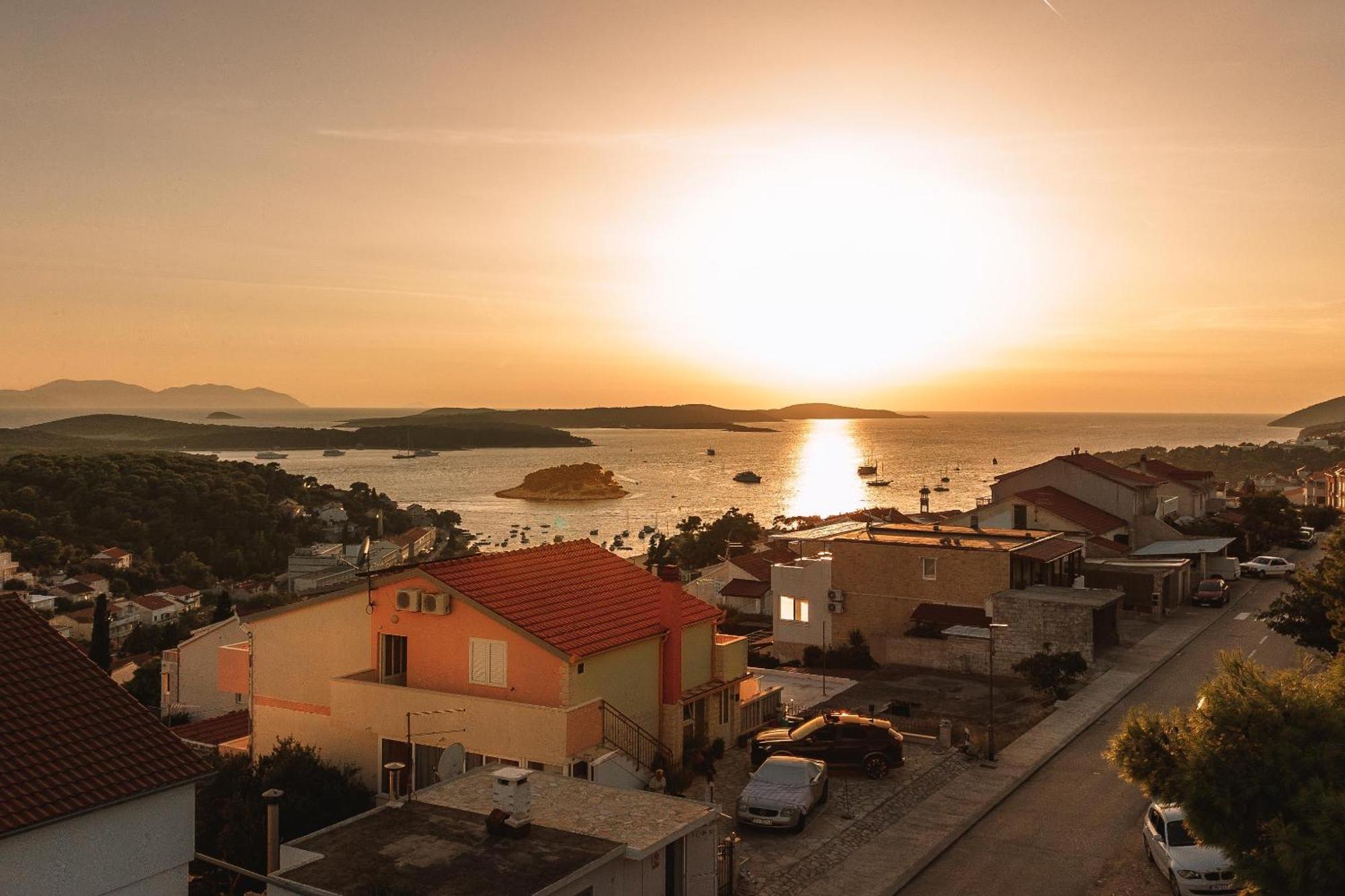 Apartments Villa Bella Vista Hvar ฮวาร์ ภายนอก รูปภาพ